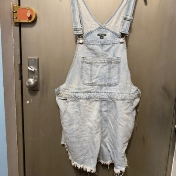 Wild fable denim short distressed / frayed overalls - romper - Picture 5 of 16